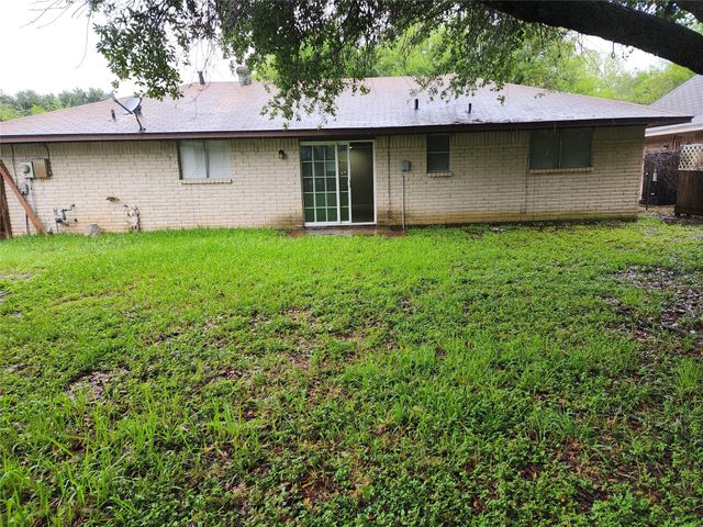 7211 Log View Drive, Houston, TX 77040