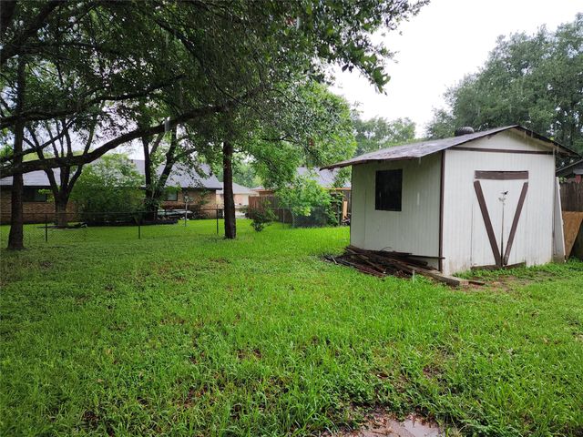 7211 Log View Drive, Houston, TX 77040