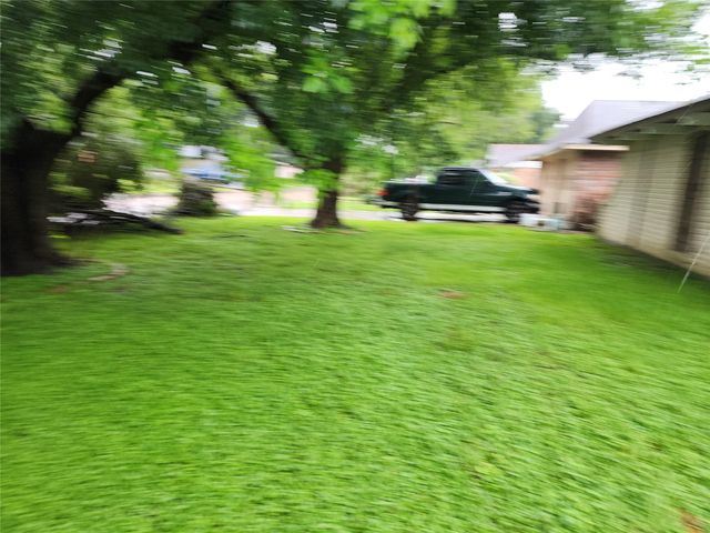 7211 Log View Drive, Houston, TX 77040