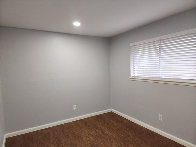 7211 Log View Drive, Houston, TX 77040