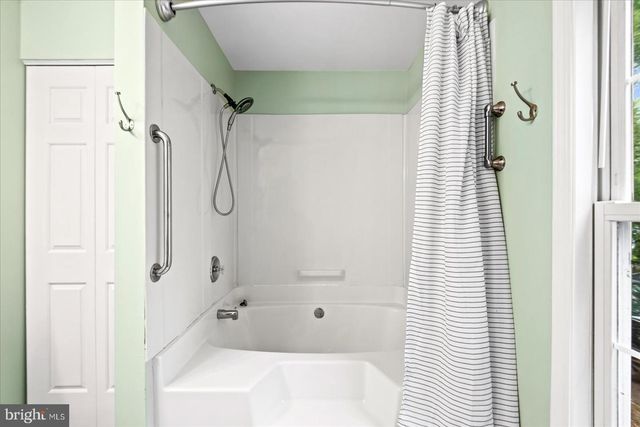 135 WASHINGTON ST, Locust Grove, VA 22508