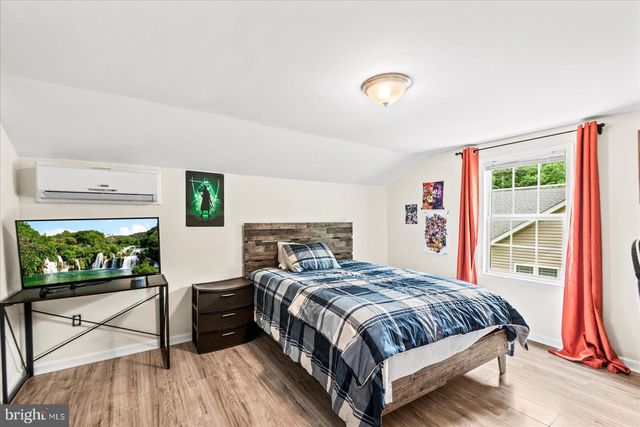 135 WASHINGTON ST, Locust Grove, VA 22508