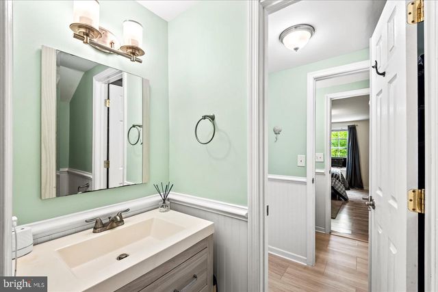 135 WASHINGTON ST, Locust Grove, VA 22508
