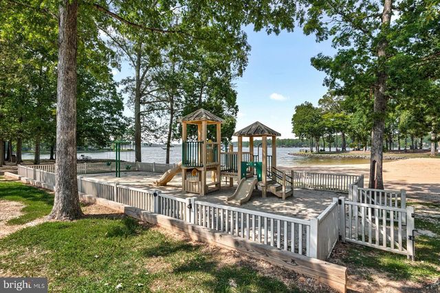 135 WASHINGTON ST, Locust Grove, VA 22508