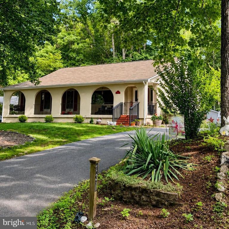 135 WASHINGTON ST, Locust Grove, VA 22508
