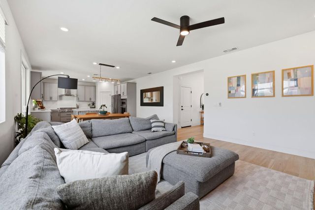 5060 Lisbon Way, Roseville, CA 95747