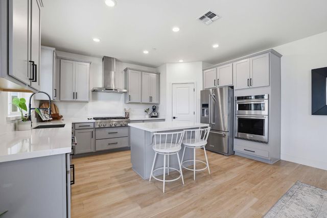 5060 Lisbon Way, Roseville, CA 95747