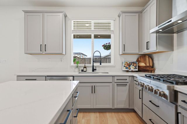 5060 Lisbon Way, Roseville, CA 95747