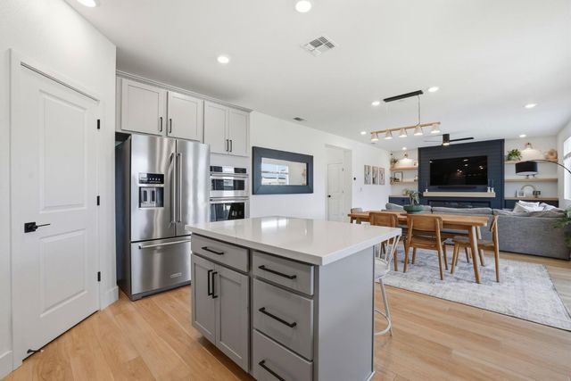 5060 Lisbon Way, Roseville, CA 95747