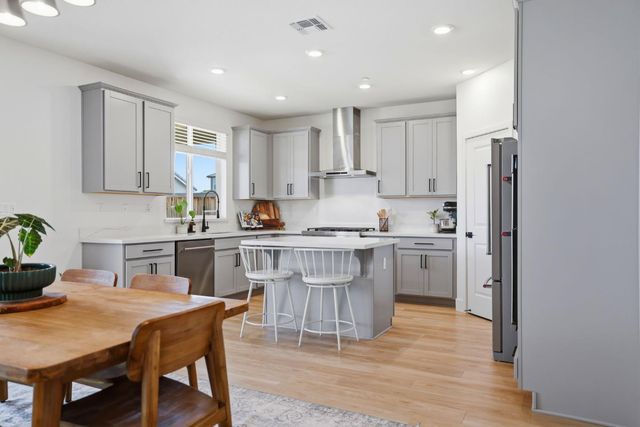 5060 Lisbon Way, Roseville, CA 95747