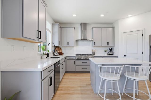 5060 Lisbon Way, Roseville, CA 95747