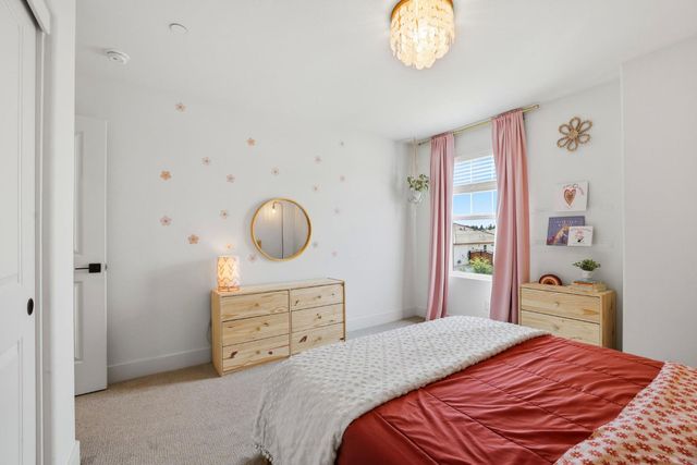 5060 Lisbon Way, Roseville, CA 95747