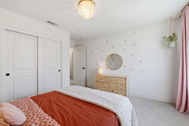 5060 Lisbon Way, Roseville, CA 95747