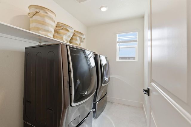 5060 Lisbon Way, Roseville, CA 95747