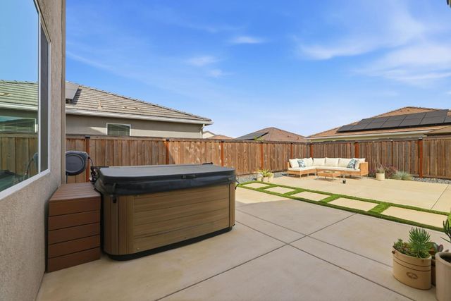 5060 Lisbon Way, Roseville, CA 95747