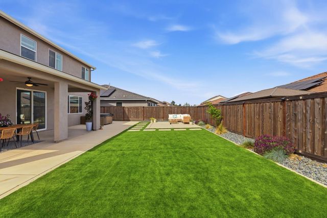 5060 Lisbon Way, Roseville, CA 95747