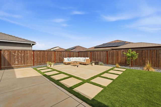 5060 Lisbon Way, Roseville, CA 95747