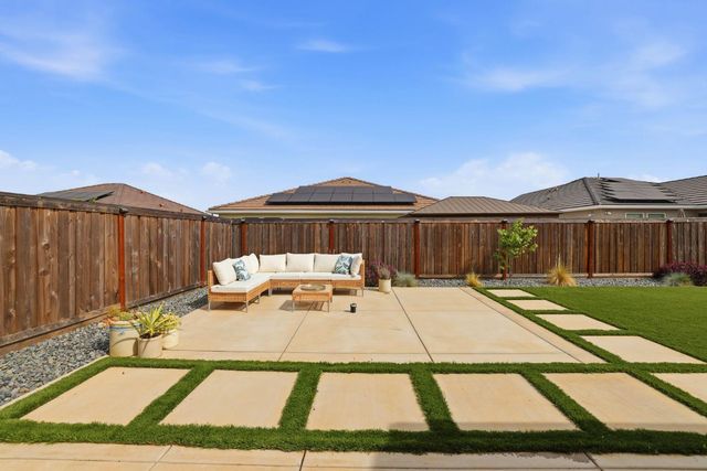 5060 Lisbon Way, Roseville, CA 95747