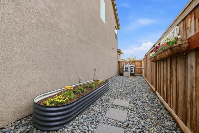 5060 Lisbon Way, Roseville, CA 95747