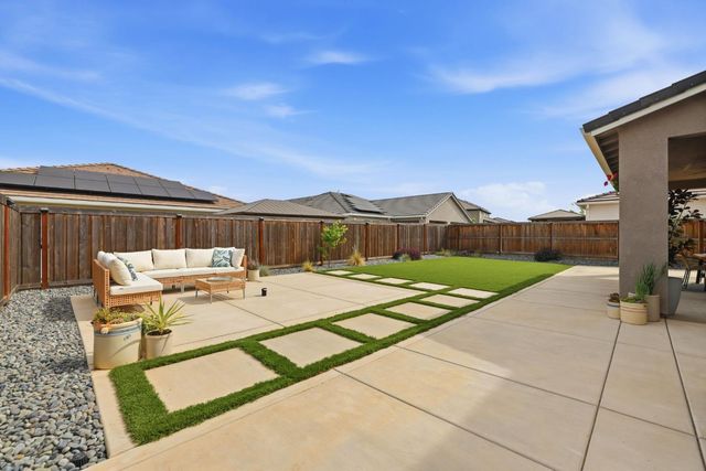 5060 Lisbon Way, Roseville, CA 95747