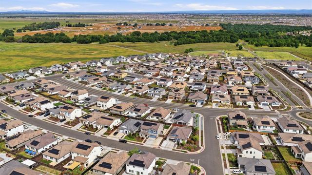 5060 Lisbon Way, Roseville, CA 95747