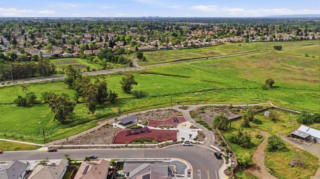 5060 Lisbon Way, Roseville, CA 95747