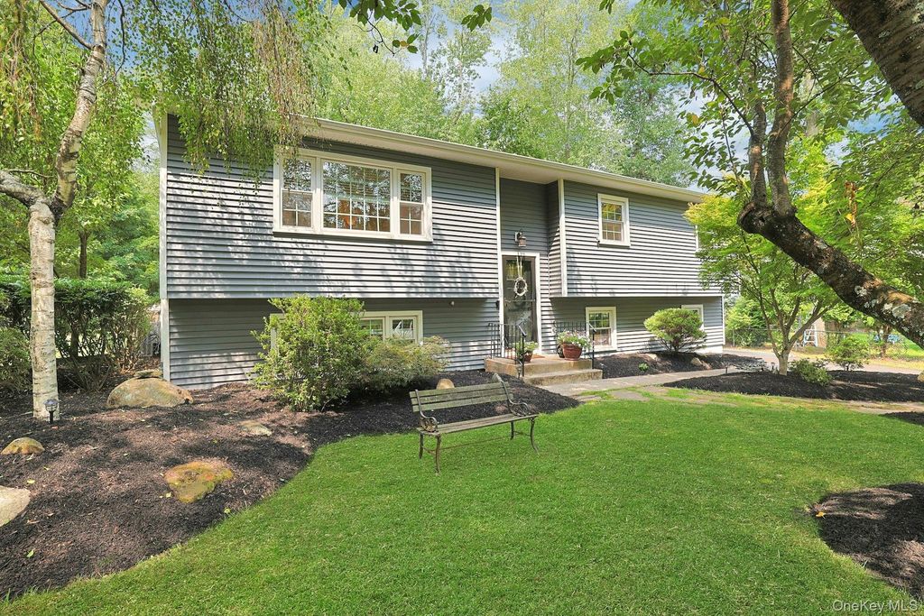 4 Flower Lane, Valley Cottage, NY 10989 — exterior