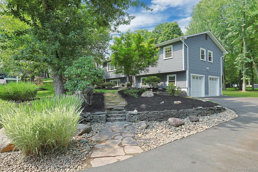 4 Flower Lane, Valley Cottage, NY 10989 — photo 3