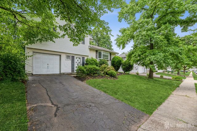 28 Price Drive, Edison, NJ 08817