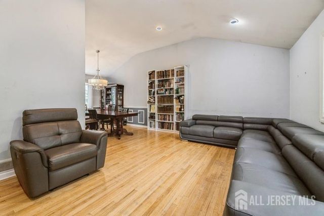 28 Price Drive, Edison, NJ 08817