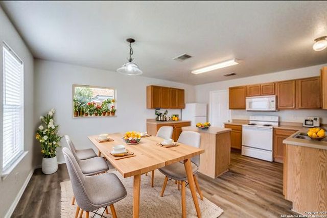 5616 Poppy Seed Run, Leon Valley, TX 78238