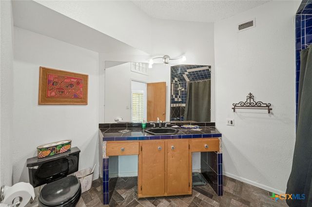 590 Cross River Street, New Braunfels, TX 78130