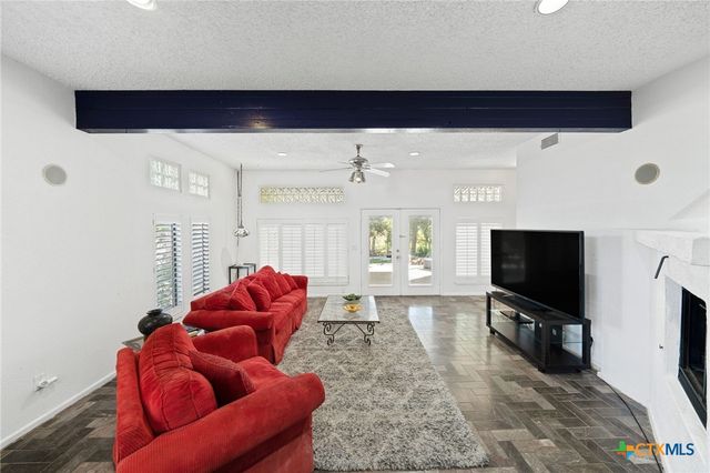 590 Cross River Street, New Braunfels, TX 78130