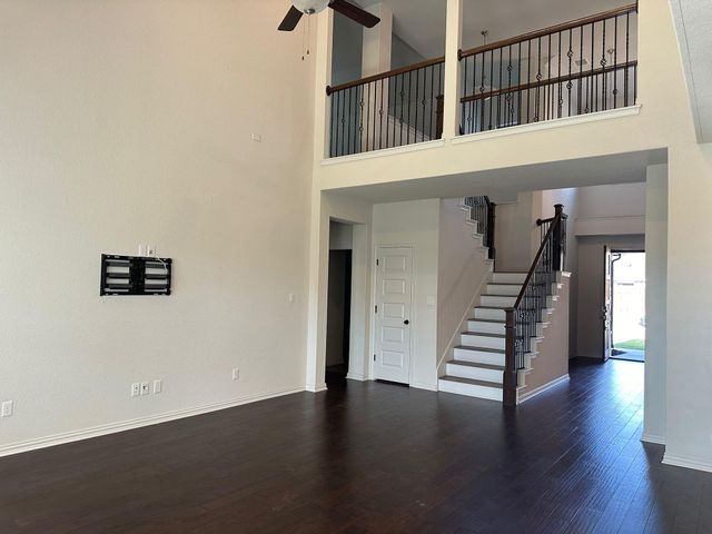 921 Del Raphael DR, Leander, TX 78641