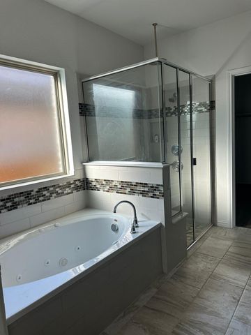 921 Del Raphael DR, Leander, TX 78641