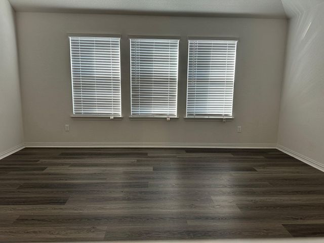 921 Del Raphael DR, Leander, TX 78641