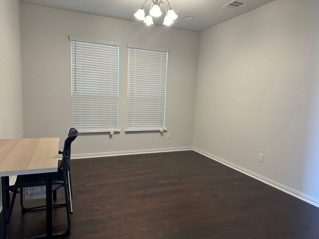 921 Del Raphael DR, Leander, TX 78641