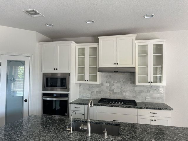 921 Del Raphael DR, Leander, TX 78641
