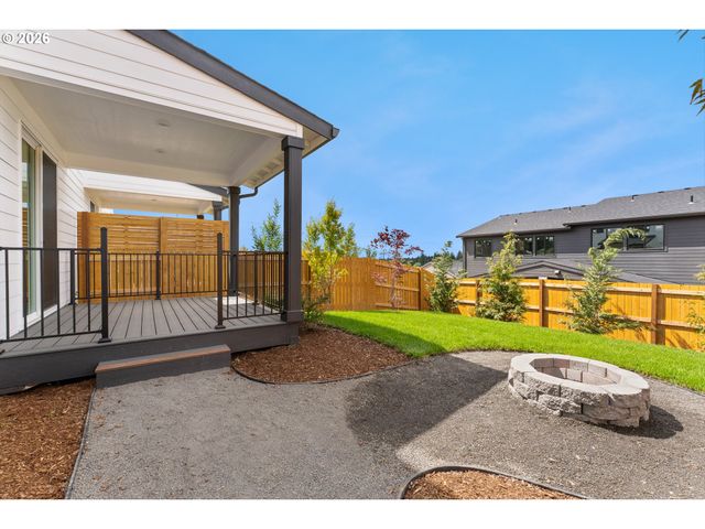 16036 Serres Farms Way, Oregon City, OR 97045
