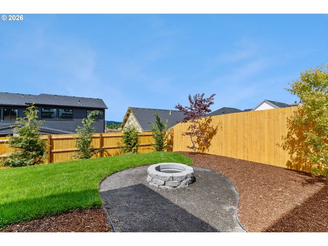 16036 Serres Farms Way, Oregon City, OR 97045