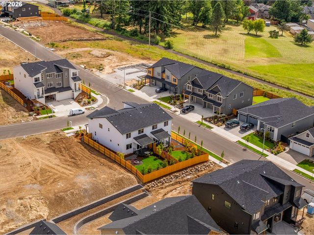 16036 Serres Farms Way, Oregon City, OR 97045