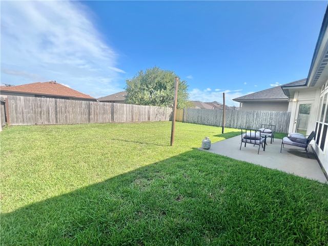 1135 Imperial St, Portland, TX 78374