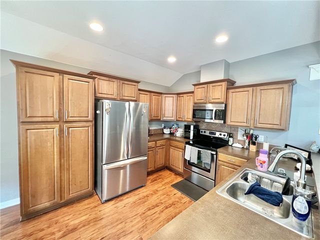 1135 Imperial St, Portland, TX 78374