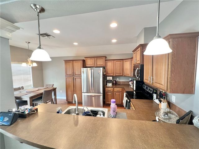 1135 Imperial St, Portland, TX 78374