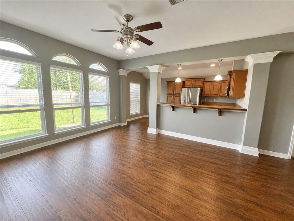 1135 Imperial St, Portland, TX 78374 — photo 3