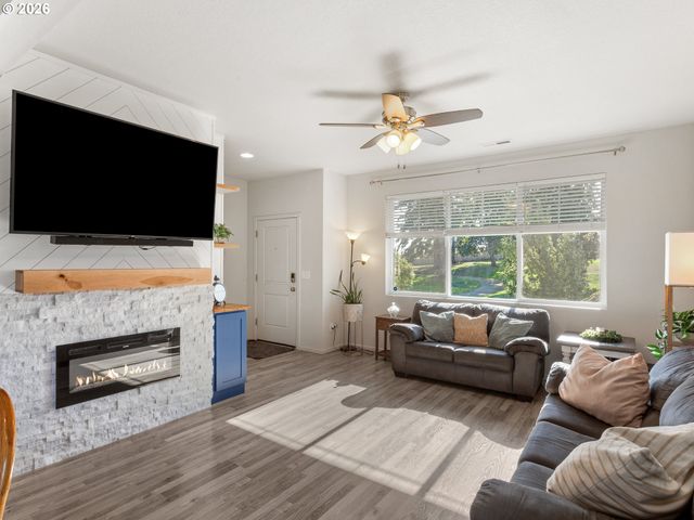 2002 S TAVERNER Dr, Ridgefield, WA 98642