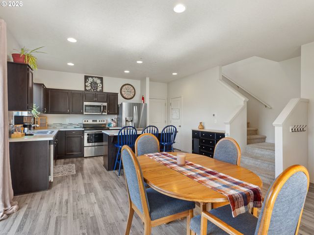 2002 S TAVERNER Dr, Ridgefield, WA 98642
