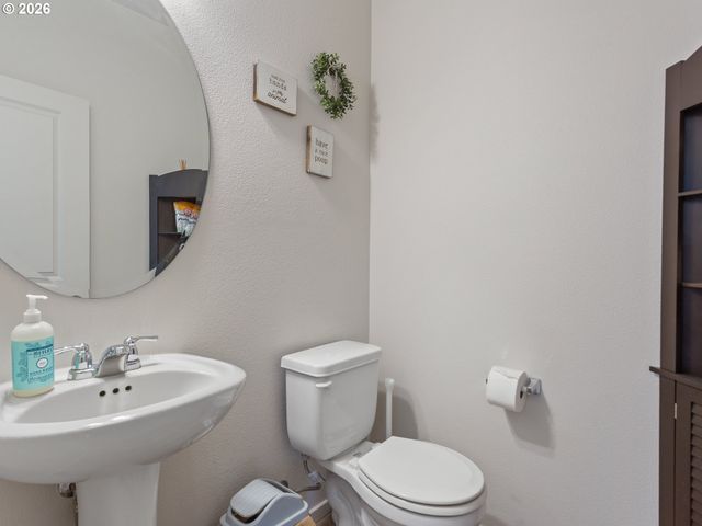 2002 S TAVERNER Dr, Ridgefield, WA 98642