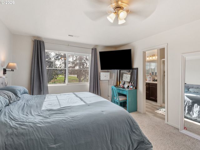 2002 S TAVERNER Dr, Ridgefield, WA 98642