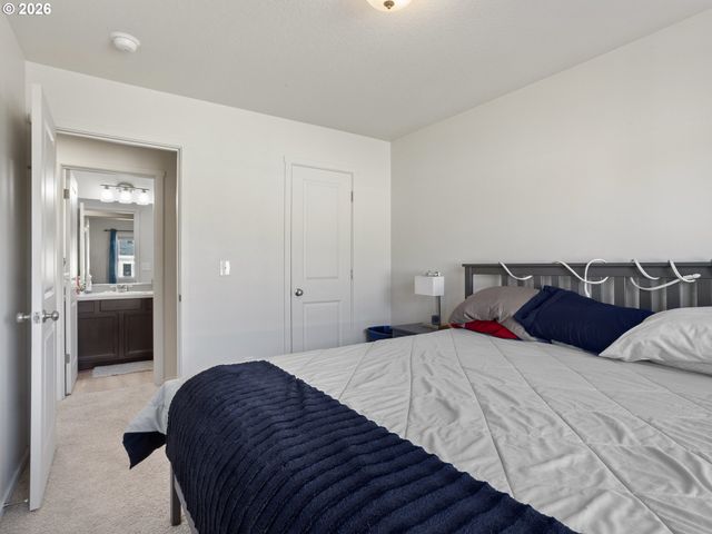 2002 S TAVERNER Dr, Ridgefield, WA 98642